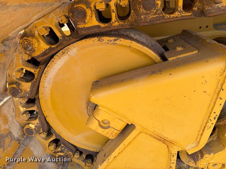 image for item FN3633 2006 Caterpillar D6N LGP tack tractor with pipelayer