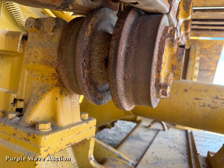 image for item FN3633 2006 Caterpillar D6N LGP tack tractor with pipelayer