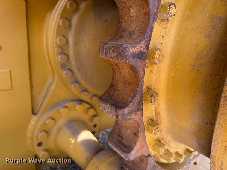 image for item FN3633 2006 Caterpillar D6N LGP tack tractor with pipelayer