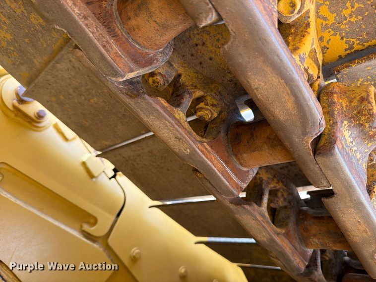 image for item FN3633 2006 Caterpillar D6N LGP tack tractor with pipelayer
