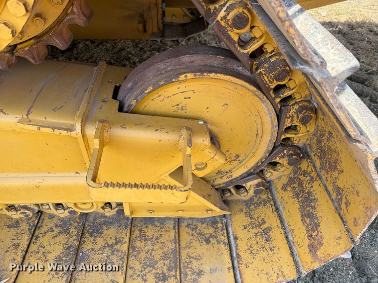 image for item FN3633 2006 Caterpillar D6N LGP tack tractor with pipelayer