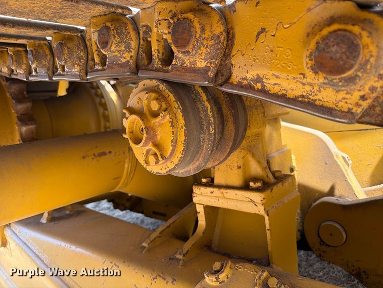 image for item FN3633 2006 Caterpillar D6N LGP tack tractor with pipelayer