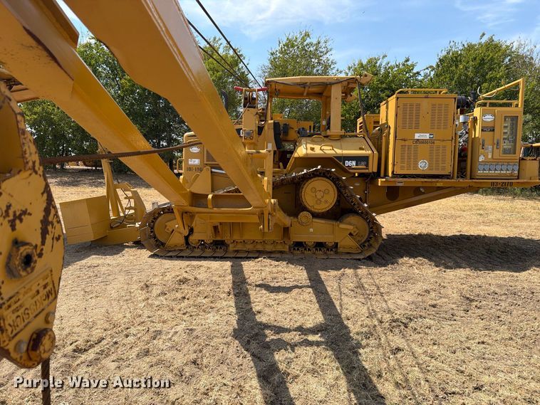 image for item FN3633 2006 Caterpillar D6N LGP tack tractor with pipelayer