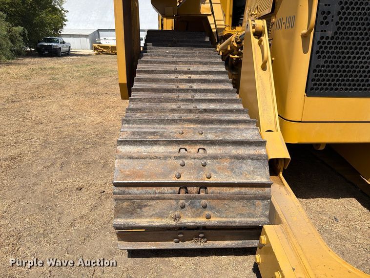 image for item FN3633 2006 Caterpillar D6N LGP tack tractor with pipelayer