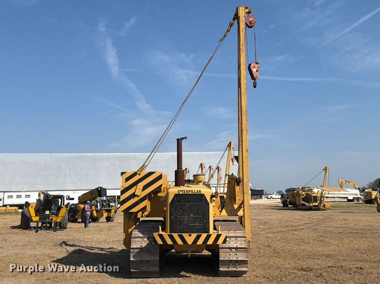 image for item FN3634 1987 Caterpillar D6D with 562 pipelayer
