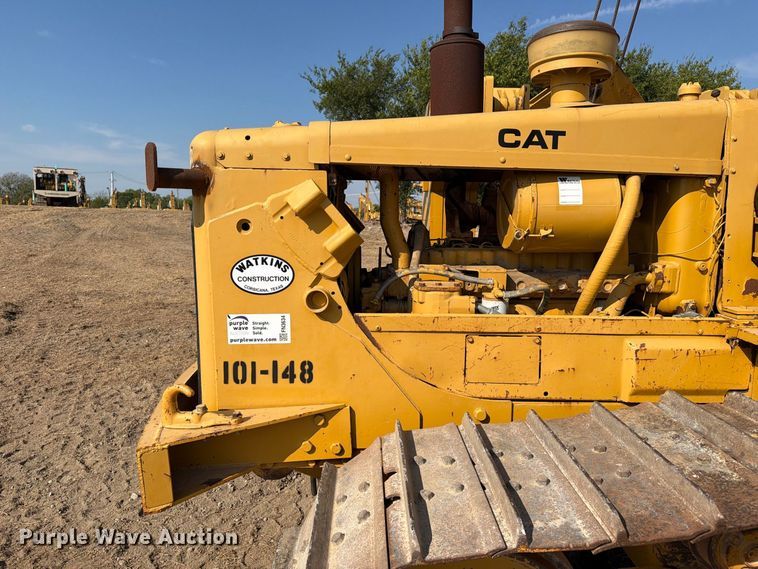 image for item FN3634 1987 Caterpillar D6D with 562 pipelayer