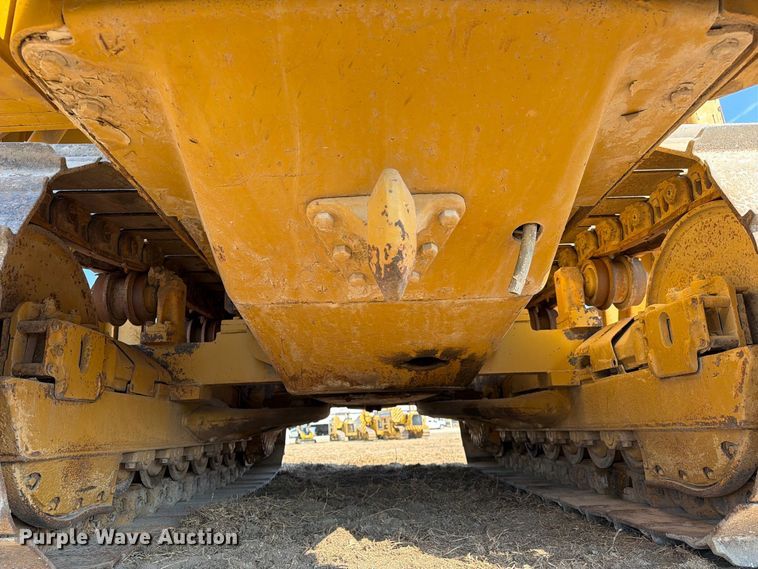 image for item FN3634 1987 Caterpillar D6D with 562 pipelayer