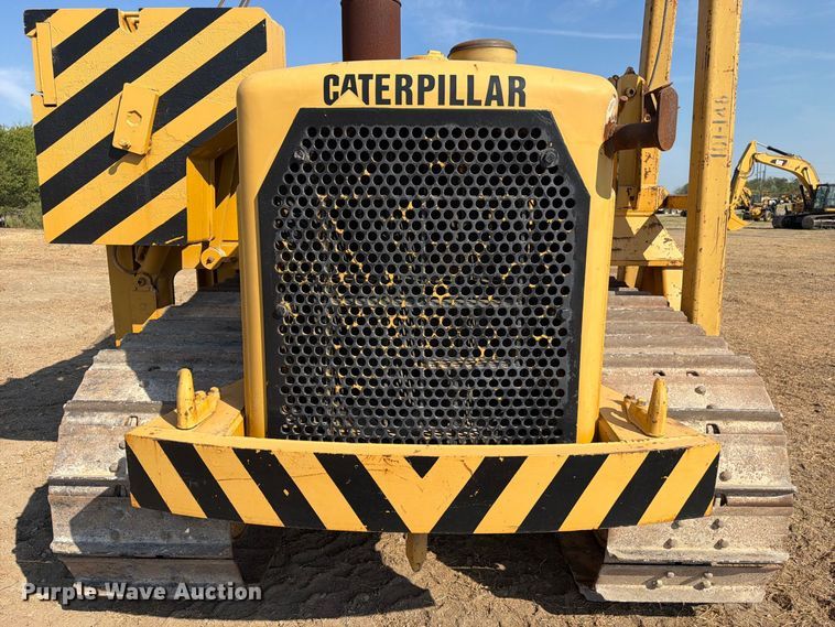 image for item FN3634 1987 Caterpillar D6D with 562 pipelayer