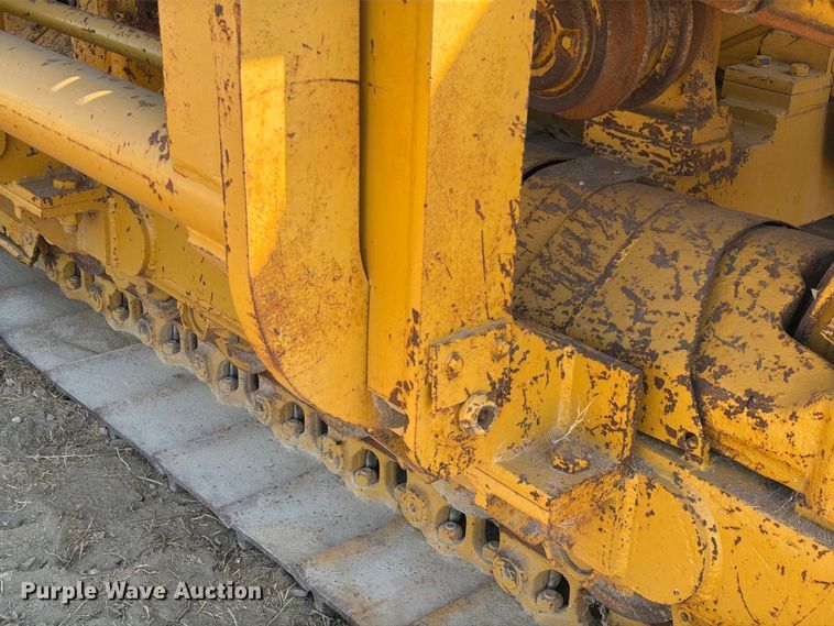 image for item FN3634 1987 Caterpillar D6D with 562 pipelayer