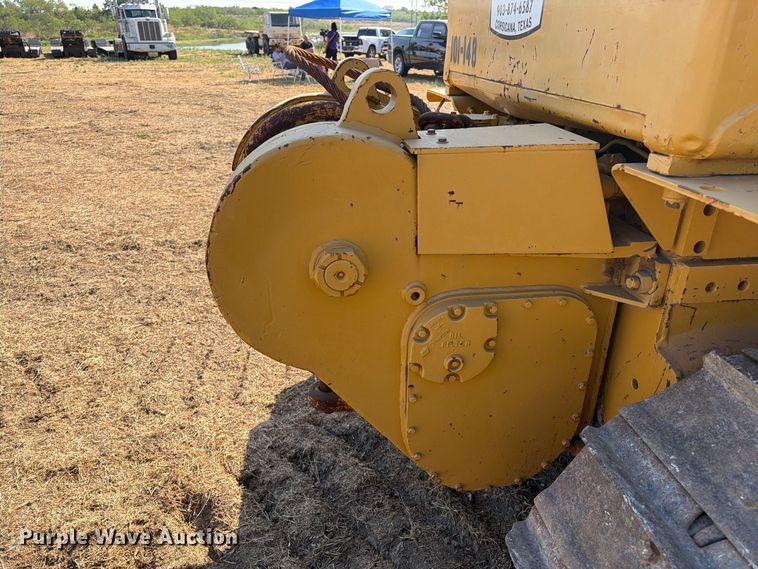 image for item FN3634 1987 Caterpillar D6D with 562 pipelayer