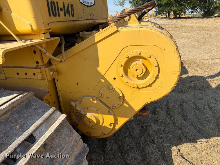image for item FN3634 1987 Caterpillar D6D with 562 pipelayer