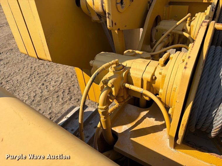 image for item FN3634 1987 Caterpillar D6D with 562 pipelayer