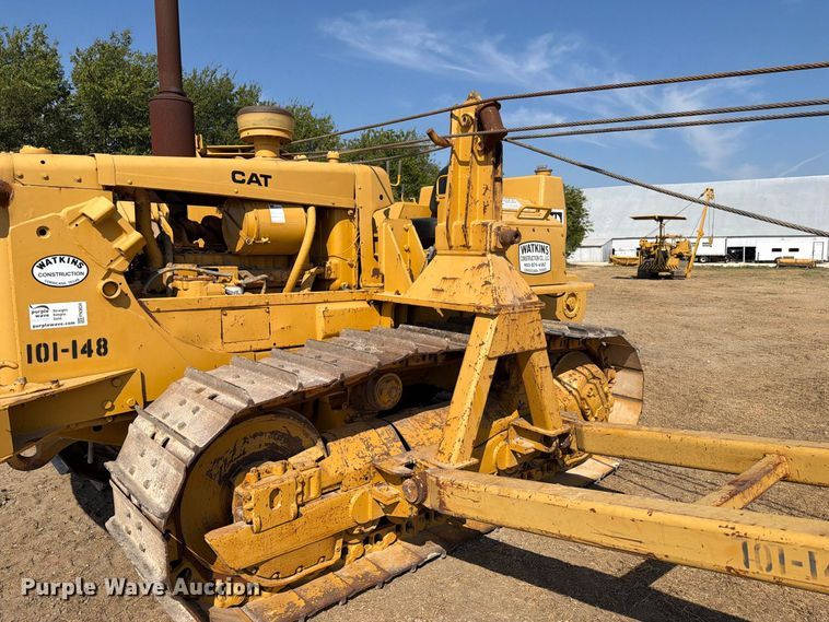 image for item FN3634 1987 Caterpillar D6D with 562 pipelayer