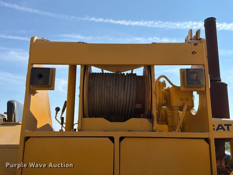 image for item FN3634 1987 Caterpillar D6D with 562 pipelayer