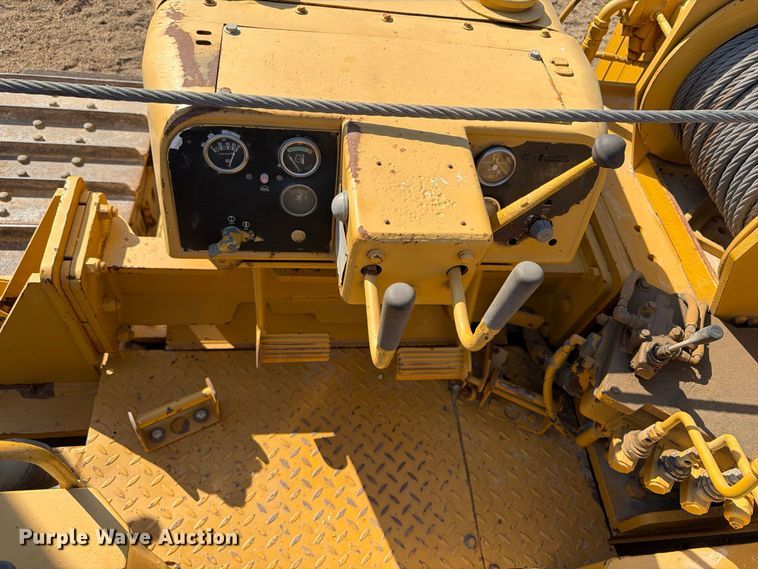 image for item FN3634 1987 Caterpillar D6D with 562 pipelayer
