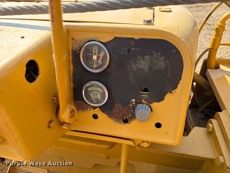 image for item FN3634 1987 Caterpillar D6D with 562 pipelayer