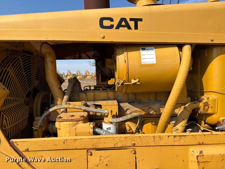 image for item FN3634 1987 Caterpillar D6D with 562 pipelayer