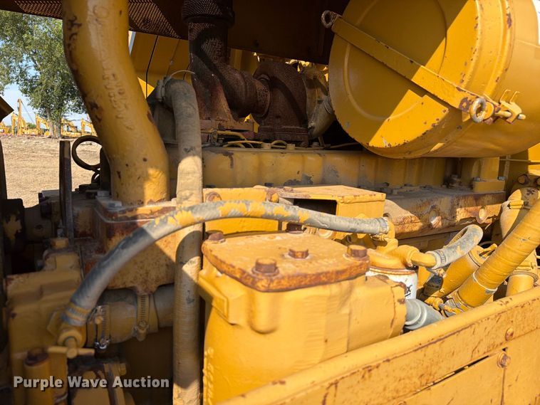 image for item FN3634 1987 Caterpillar D6D with 562 pipelayer
