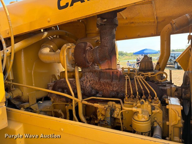 image for item FN3634 1987 Caterpillar D6D with 562 pipelayer