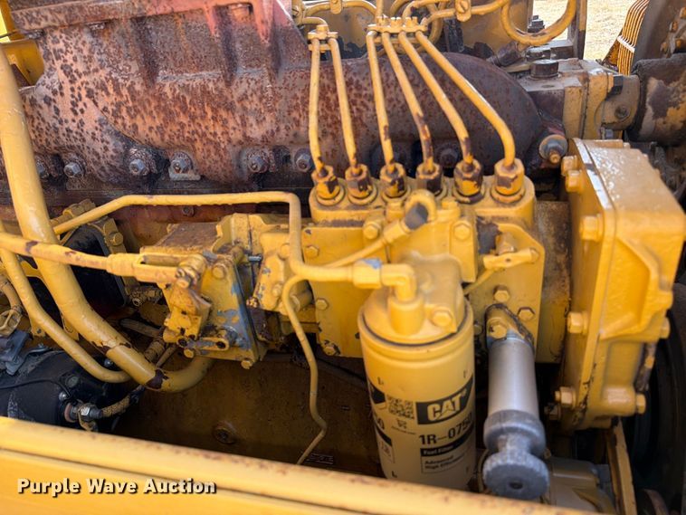 image for item FN3634 1987 Caterpillar D6D with 562 pipelayer