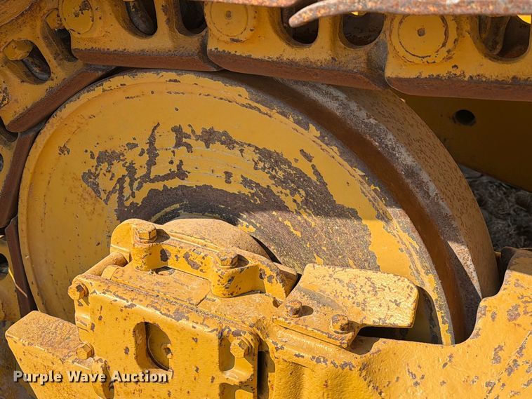 image for item FN3634 1987 Caterpillar D6D with 562 pipelayer