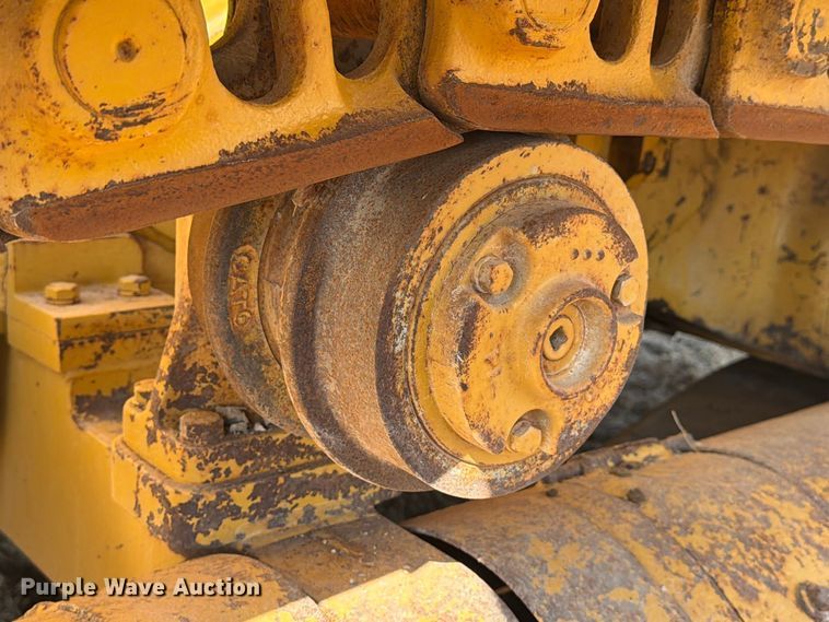 image for item FN3634 1987 Caterpillar D6D with 562 pipelayer