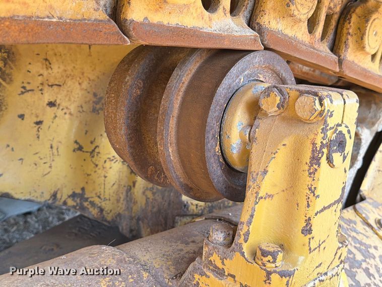 image for item FN3634 1987 Caterpillar D6D with 562 pipelayer