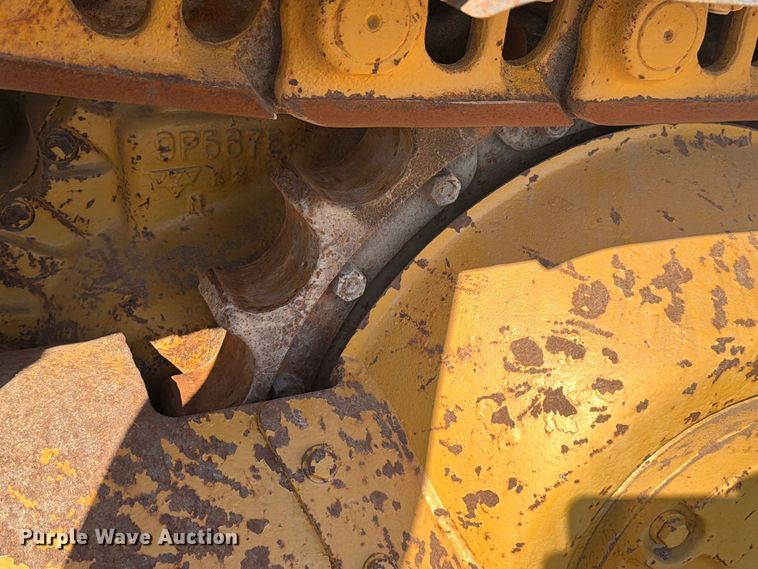 image for item FN3634 1987 Caterpillar D6D with 562 pipelayer