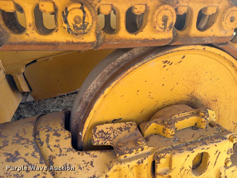 image for item FN3634 1987 Caterpillar D6D with 562 pipelayer
