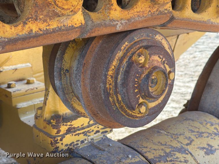 image for item FN3634 1987 Caterpillar D6D with 562 pipelayer