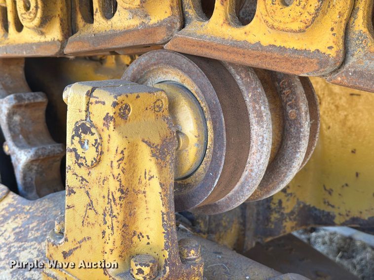 image for item FN3634 1987 Caterpillar D6D with 562 pipelayer