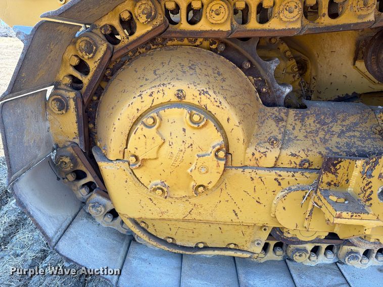 image for item FN3634 1987 Caterpillar D6D with 562 pipelayer