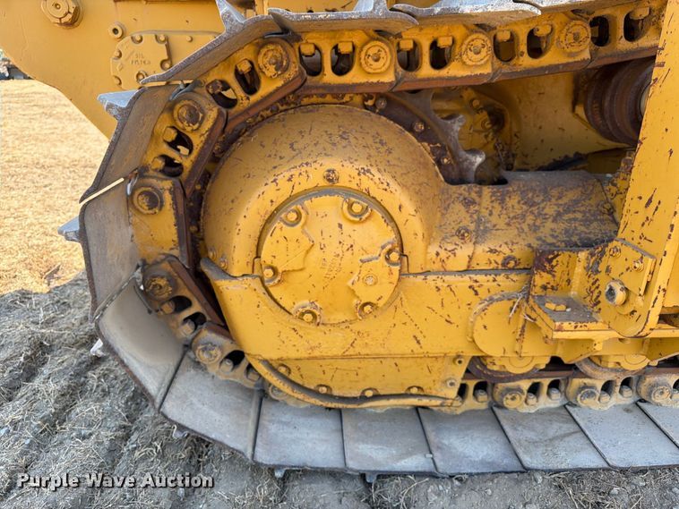 image for item FN3634 1987 Caterpillar D6D with 562 pipelayer
