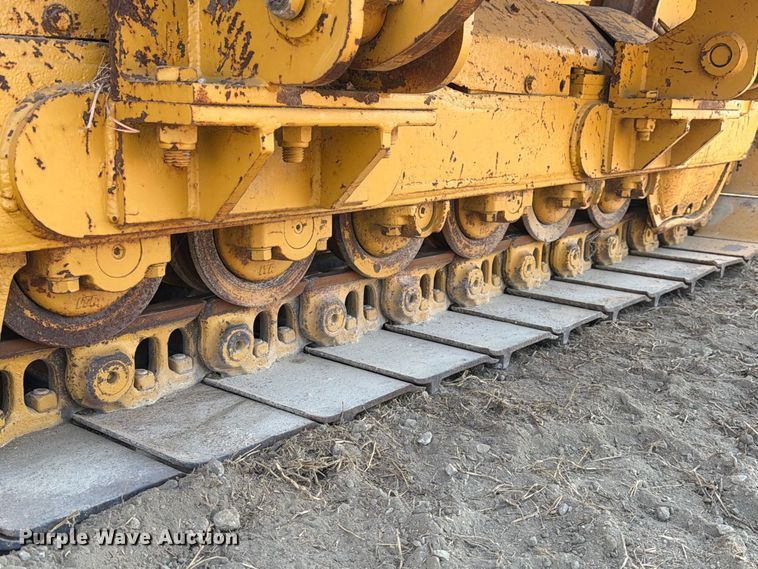image for item FN3634 1987 Caterpillar D6D with 562 pipelayer