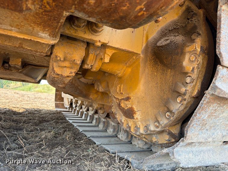 image for item FN3634 1987 Caterpillar D6D with 562 pipelayer