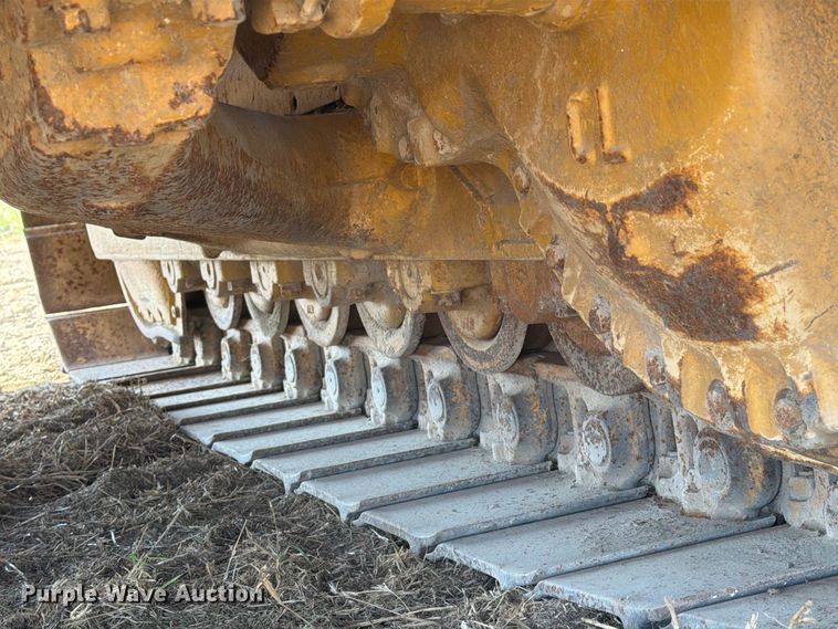 image for item FN3634 1987 Caterpillar D6D with 562 pipelayer