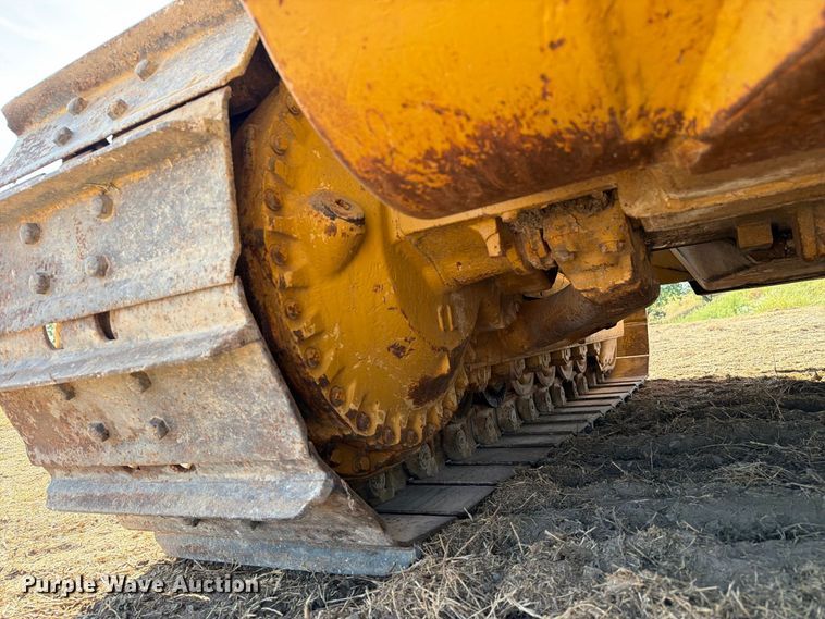 image for item FN3634 1987 Caterpillar D6D with 562 pipelayer