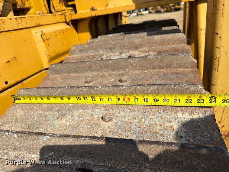 image for item FN3634 1987 Caterpillar D6D with 562 pipelayer