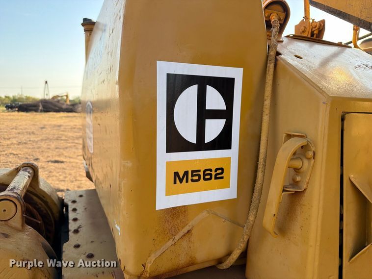 image for item FN3636 1979 Caterpillar D6D with 562 pipelayer
