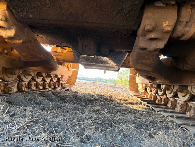 image for item FN3636 1979 Caterpillar D6D with 562 pipelayer