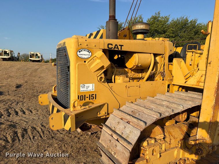image for item FN3636 1979 Caterpillar D6D with 562 pipelayer