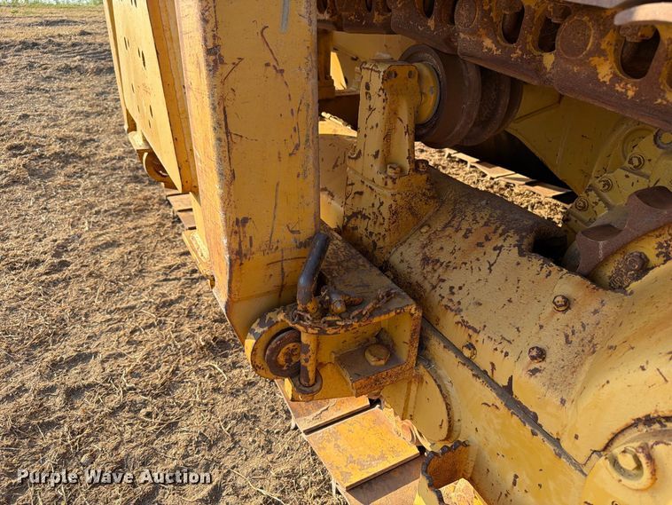 image for item FN3636 1979 Caterpillar D6D with 562 pipelayer