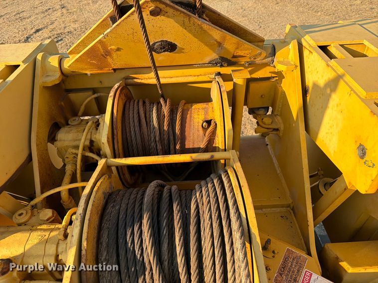image for item FN3636 1979 Caterpillar D6D with 562 pipelayer
