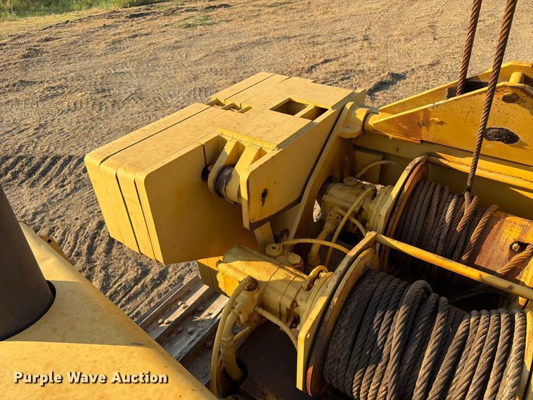 image for item FN3636 1979 Caterpillar D6D with 562 pipelayer