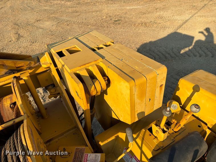 image for item FN3636 1979 Caterpillar D6D with 562 pipelayer