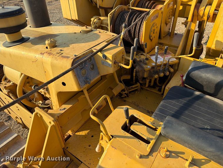 image for item FN3636 1979 Caterpillar D6D with 562 pipelayer