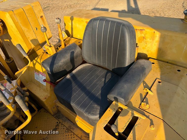image for item FN3636 1979 Caterpillar D6D with 562 pipelayer