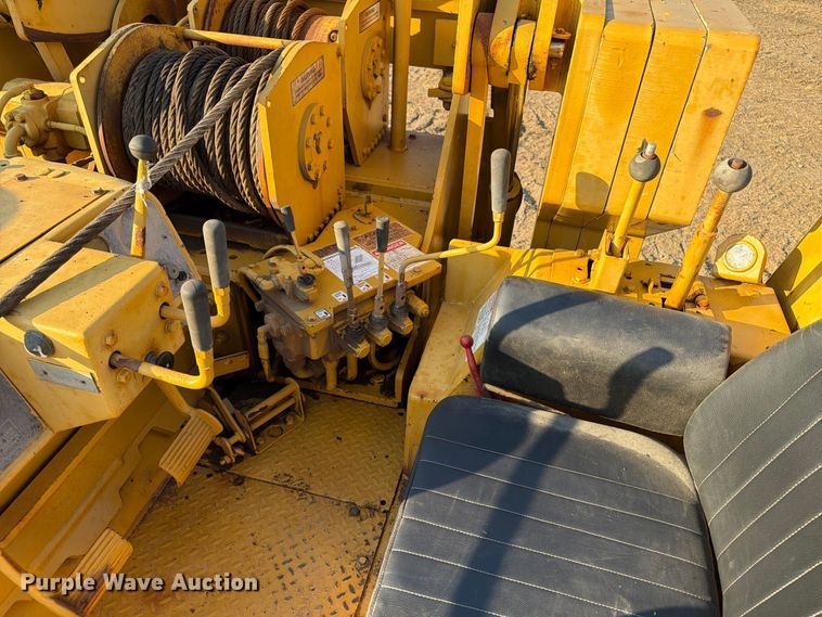 image for item FN3636 1979 Caterpillar D6D with 562 pipelayer