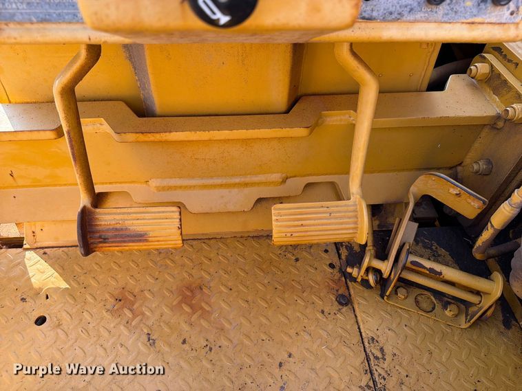 image for item FN3636 1979 Caterpillar D6D with 562 pipelayer