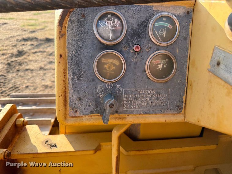 image for item FN3636 1979 Caterpillar D6D with 562 pipelayer